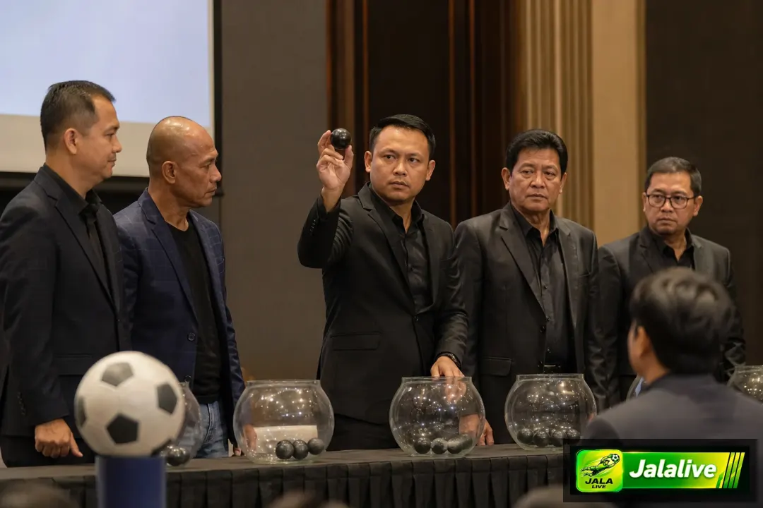 Ilustrasi editorial suasana drawing Piala Liga Indonesia 2026/2027